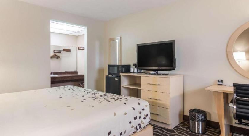Americas Best Value Inn Эллайнс Экстерьер фото