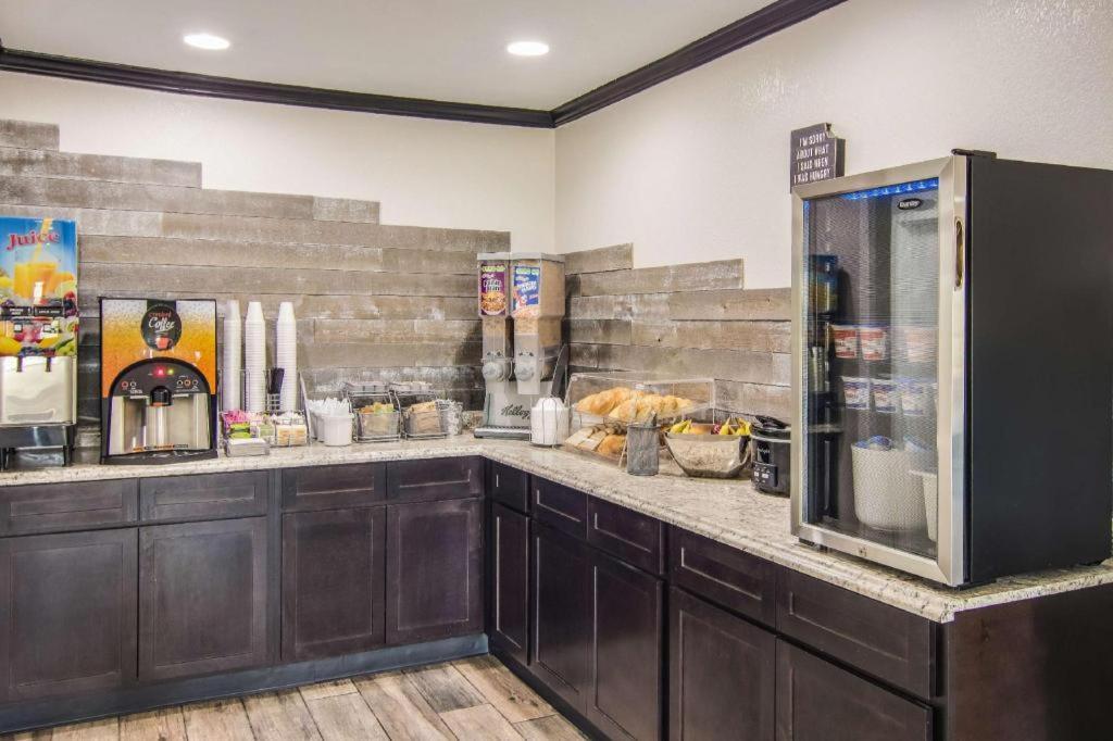 Americas Best Value Inn Эллайнс Экстерьер фото