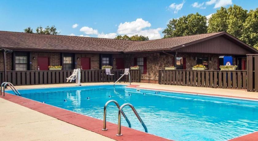 Americas Best Value Inn Эллайнс Экстерьер фото